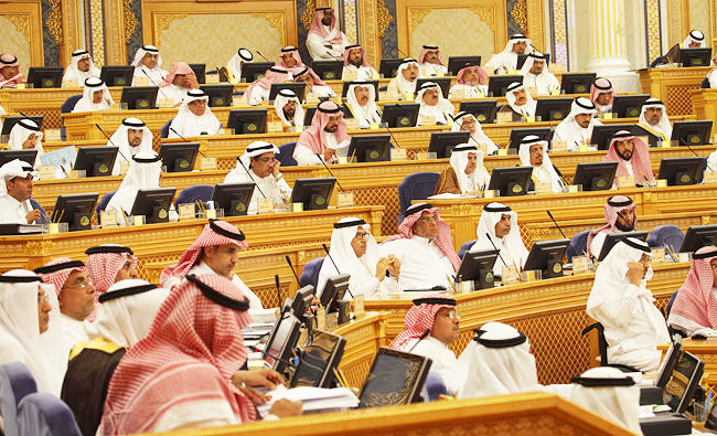 Saudi Shoura approves study on reduction of time between calls to prayer