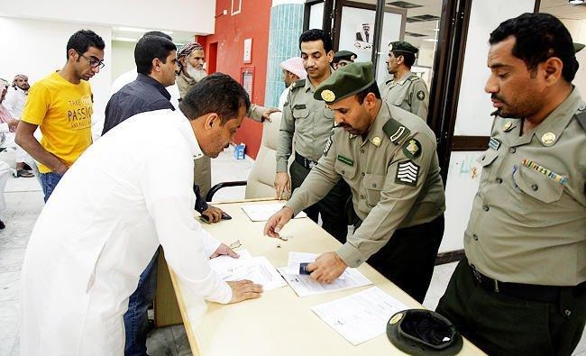 32,000 residency violators leave KSA, 100,000 arrested