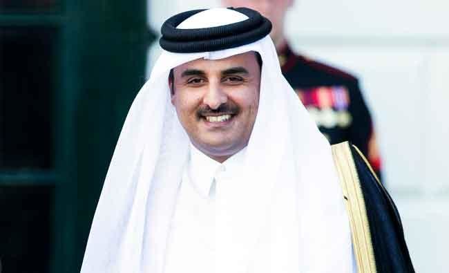Qatar emir urges political solution to refugee problem