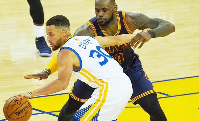 Curry, Durant power Warriors past Cavs in Game 1, 113-91