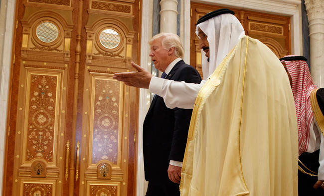 Saudi King Salman, Trump, discuss Qatar dispute 