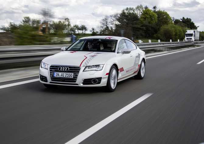 Audi experiments with piloted driving on autobahn
