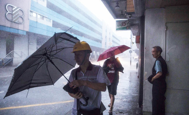 Second storm hits Hong Kong and Macau amid typhoon recovery