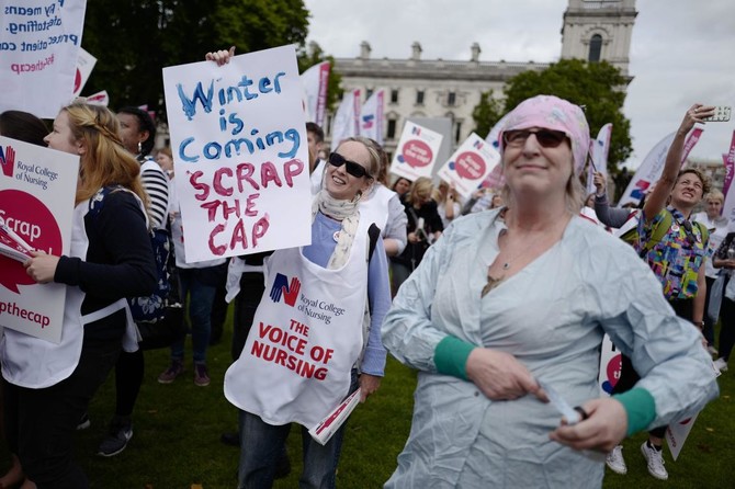UK nurses bid for 3.9 percent salary rise in latest push against pay cap