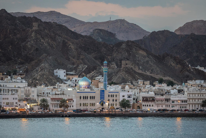 Oman’s number of job seekers soars, majority are graduates