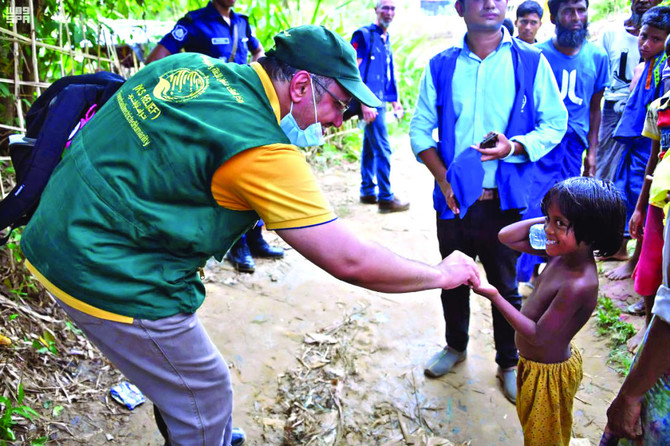 KSRelief in Bangladesh to increase health projects for Rohingya Muslims