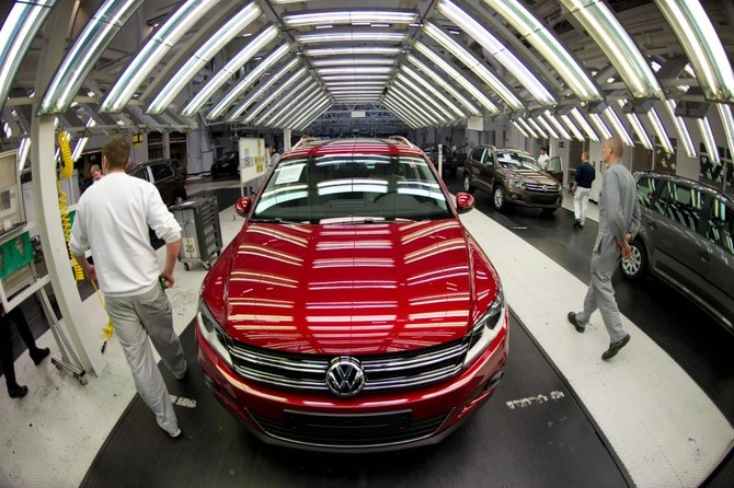VW lifts earnings outlook after higher third-quarter profit