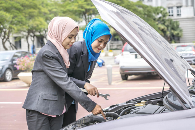 Maintenance course to teach Saudi women how to repair cars