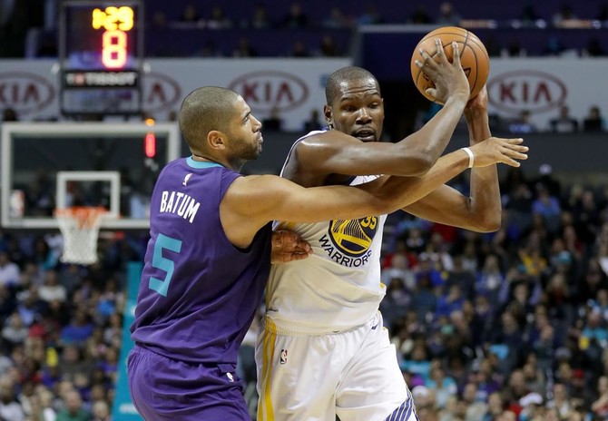Durant powers Warriors to fifth straight NBA game win