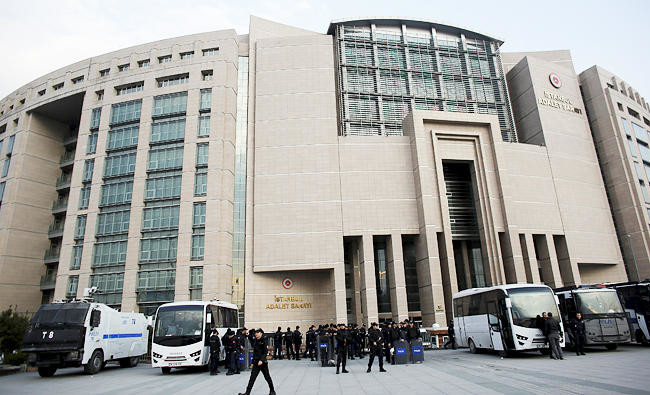 Trial opens of Istanbul New Year massacre gunman