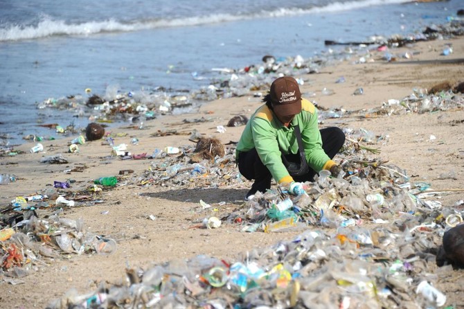 Bali declares ‘garbage emergency’ amid sea of waste