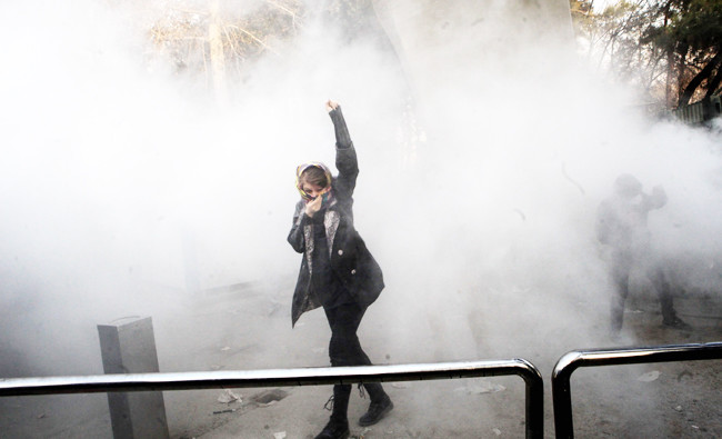 Street protests hit Iran for third straight day as pro-government rallies held