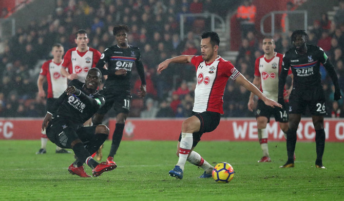 Palace comes from behind to beat Southampton 2-1