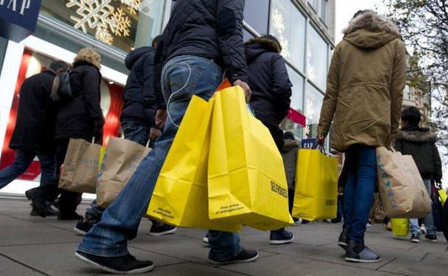 UK retailers lose sparkle over Christmas