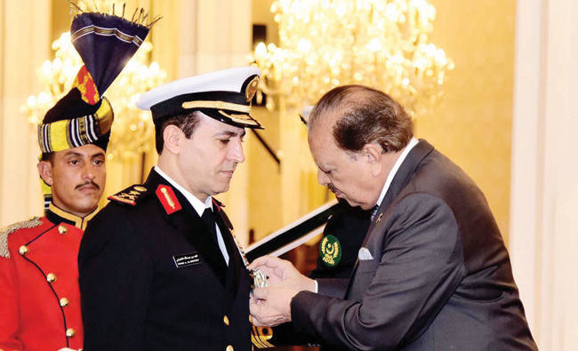 Saudi admiral receives Order of Excellence from Pakistan