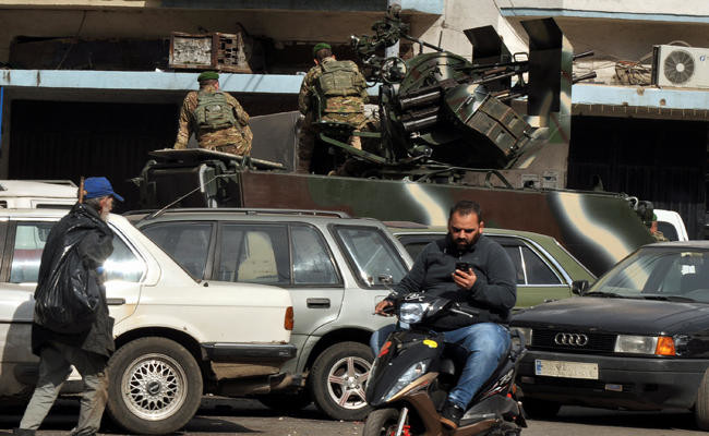 Lebanese troops resume offensive against militants in Tripoli
