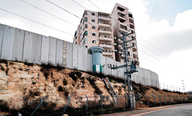 Lebanon looks to block Israeli frontier wall