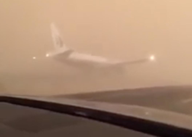 Saudi authorities deny rumors plane landed on busy highway during sandstorm