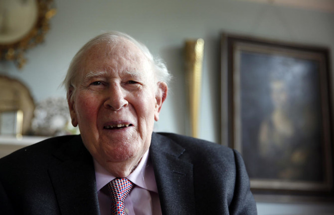 British athletics great, first four-minute mile runner Roger Bannister dies aged 88