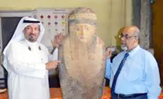 Experts in Kuwait investigate ‘Pharaoh-era’ antique smuggled in a sofa