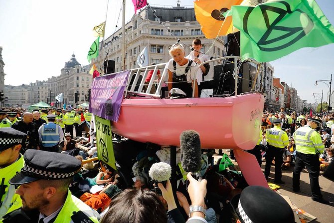 Emma Thompson Weeping Teenagers Join Peaceful Climate Protest In London Arab News