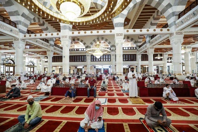 Mosques in Makkah welcome worshippers for first Friday prayers after curfew lifted