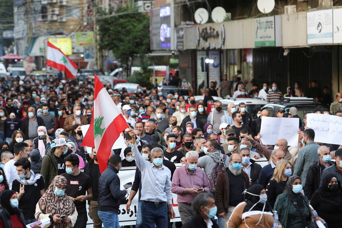 Strike calls as Lebanese troops reopen roads