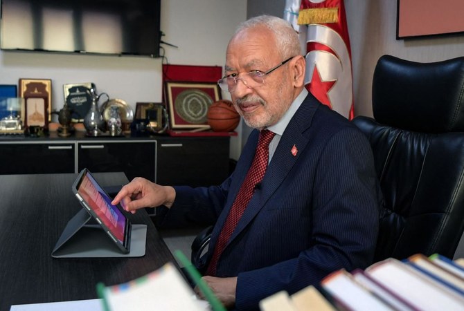 More than 100 officials from Tunisia’s Ennahda Party resign amid crisis