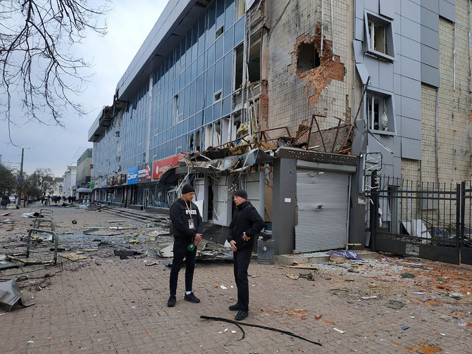 Russians bombard Kyiv outskirts, Chernihiv despite promise to scale ...