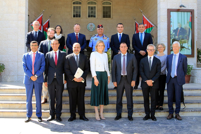 Porno Ekaterina va uning yovvoyi oyin-kulgi Porno jinsiy aloqa onlayn transvestitlar video tomosha