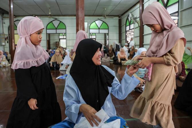 Eid Al-Fitr 2025: Muslim faithful celebrate end of Ramadan Eid Al-Fitr 2025: Muslim faithful celebrate end of Ramadan