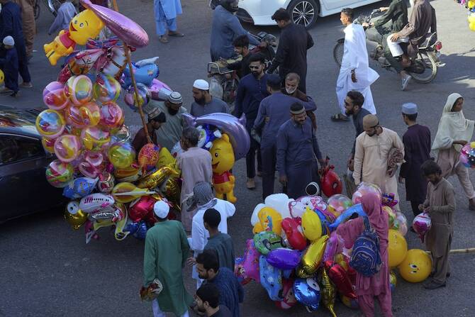 Eid Al-Fitr 2025: Muslim faithful celebrate end of Ramadan Eid Al-Fitr 2025: Muslim faithful celebrate end of Ramadan