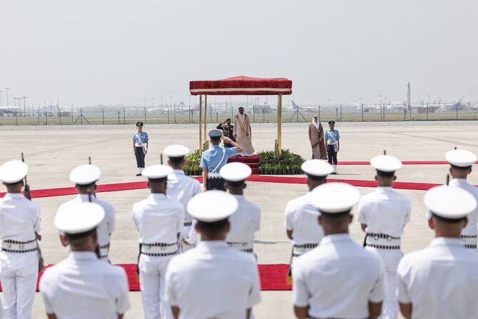 Dubai crown prince makes first official visit to India Dubai crown prince makes first official visit to India