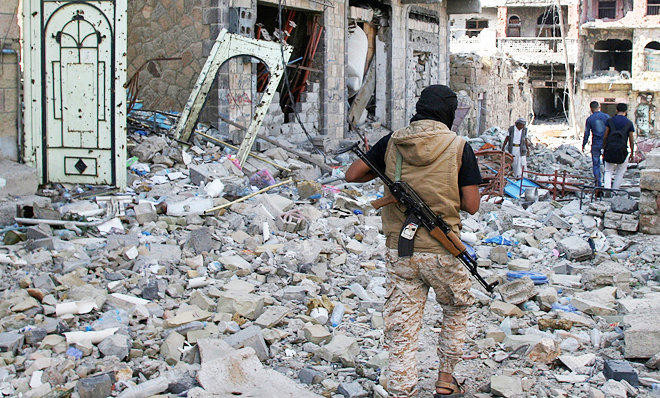 Yemen fighting and suicide bomb kill 48