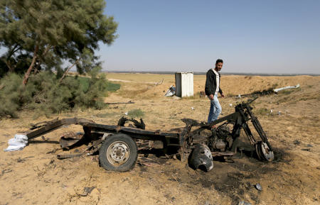 4 Gaza militants killed in blast near Israel border
