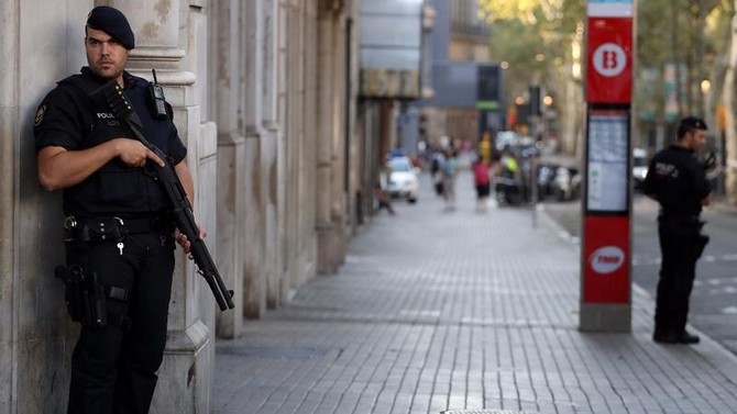 Spanish police bust hashish smuggling gang, arrest 14