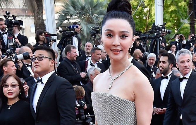 Tunisian designer dresses Fan in Cannes