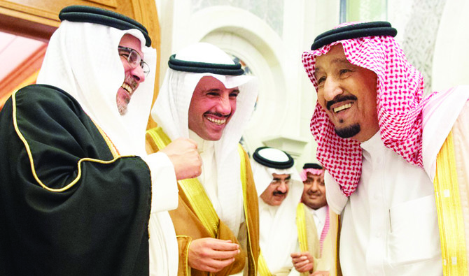 King Salman receives dignitaries from Bahrain, Guinea in Makkah