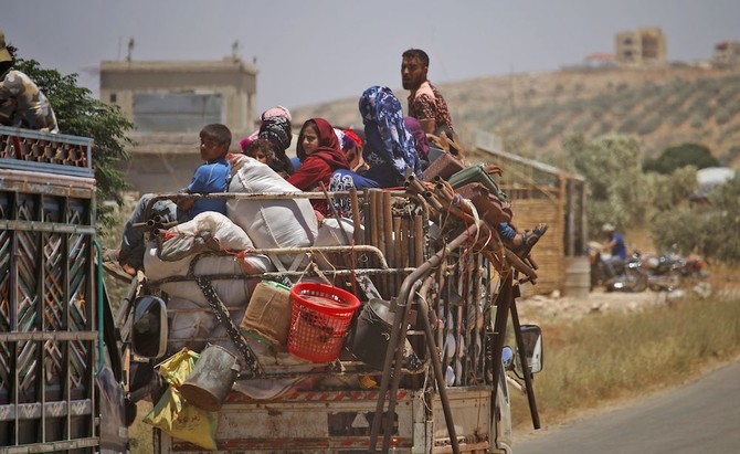 Jordan army begins delivering aid to Syrians stranded near border