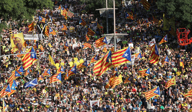 Thousands protest in Barcelona for release of Catalan leaders