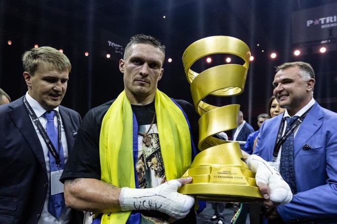 Oleksandr Usyk wins big fight moved from Saudi Arabia to Moscow