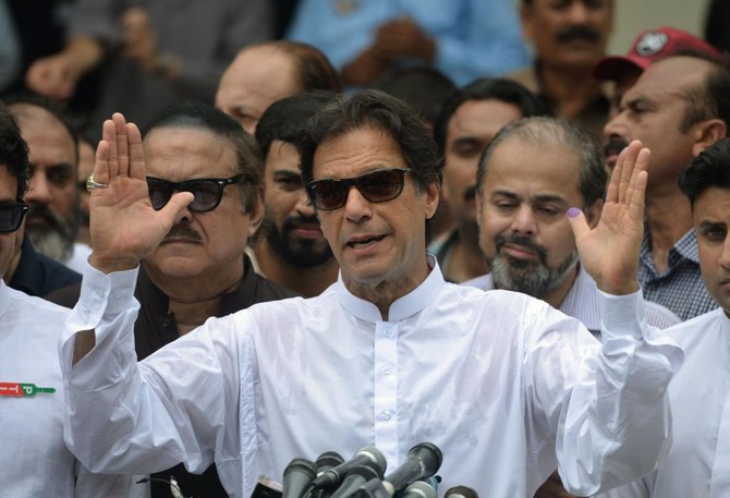 Imran Khan’s PTI party in talks for coalition 