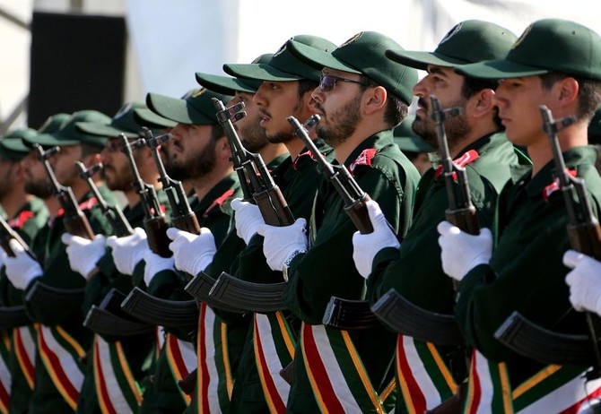 Iran Guards say they killed 10 militants near Iraq border