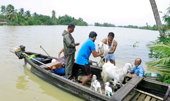 Death toll nears 400 in India’s flood-hit Kerala, dozens missing