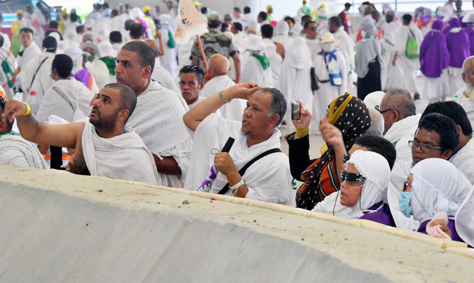 2.4 million pilgrims in final Hajj rituals as world’s Muslims begin Eid celebrations