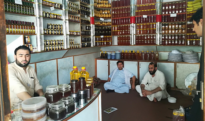 Peshawar’s honey market sweetens the lives of millions in the Arab world