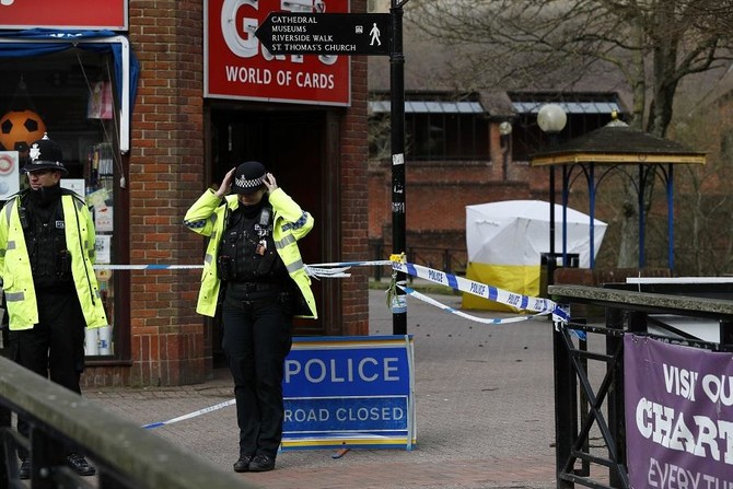 UK police: possible hate crime outside Muslim center; 3 hurt