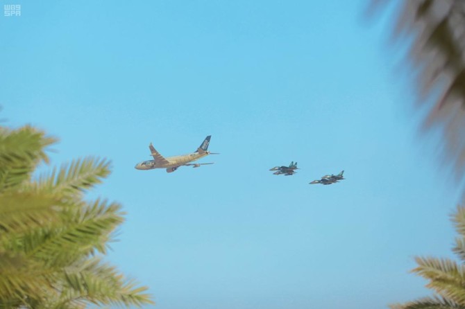Riyadh plane-spotters treated to National Day fly-past by Saudi Royal Air Force