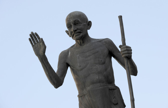 Thousands oppose Gandhi statue in Malawi 