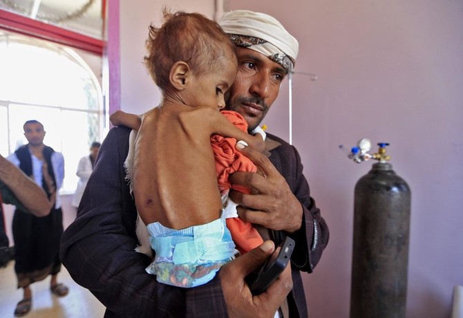 Thousands in Yemen starve as food aid looted 